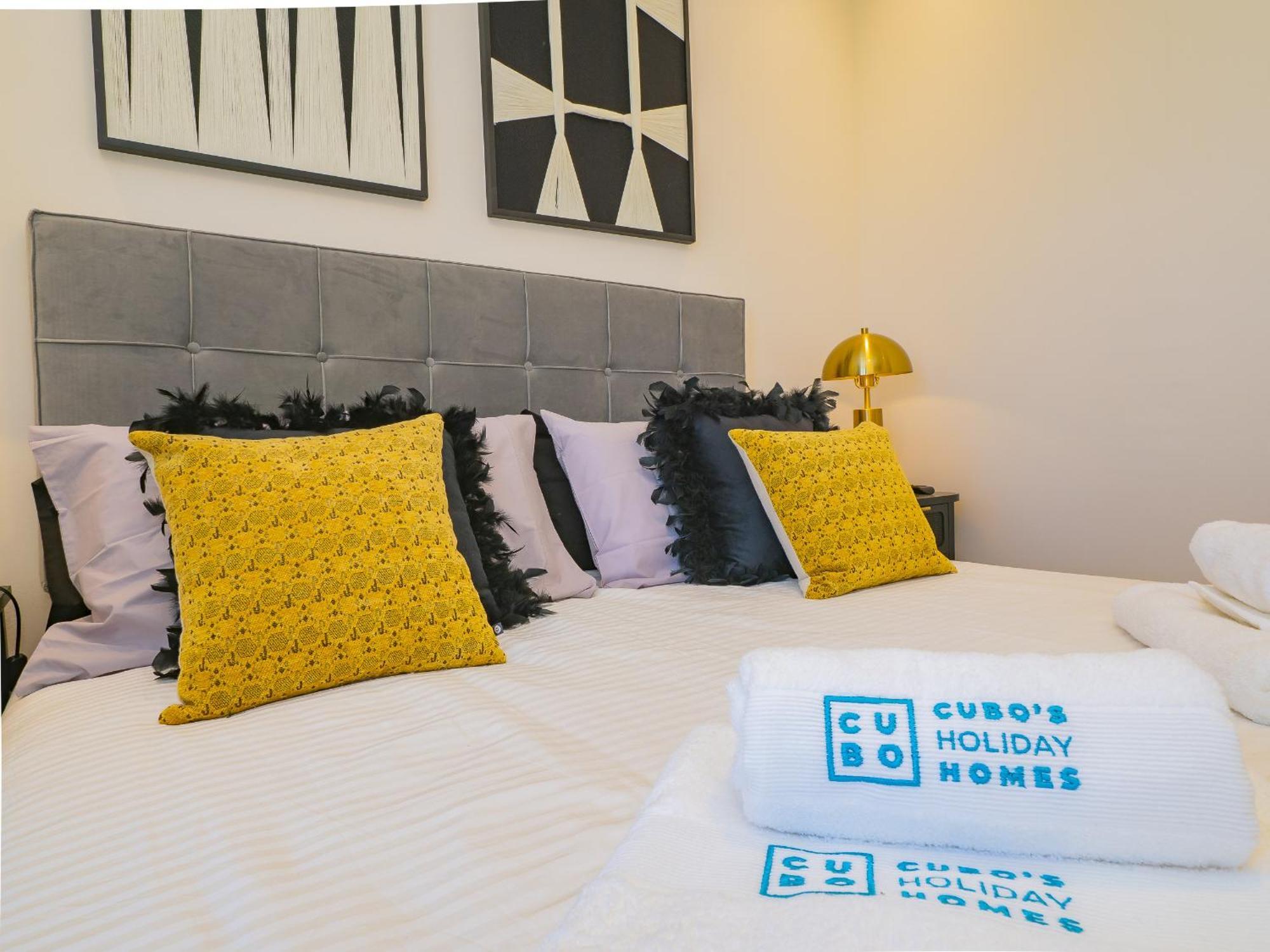 Apartment Cubo's Urban Sky Deluxe 14